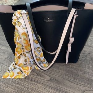 Kate Spade genuine leather zip up tote bag! ♠️♠️